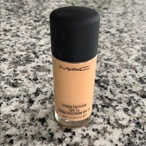 MAC studio fix fluid foundation NC18